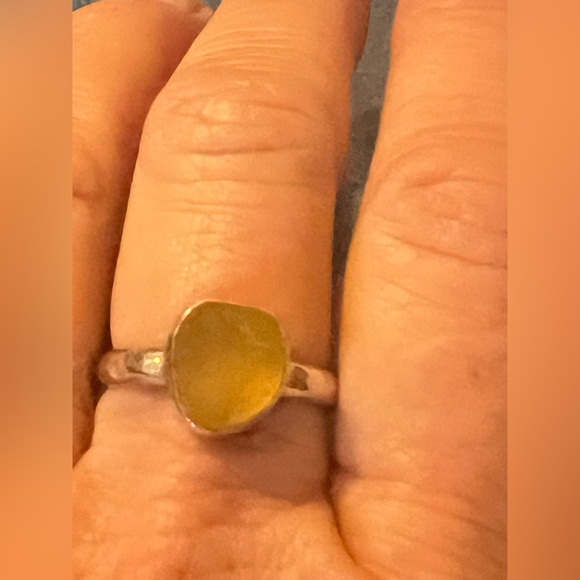 NIB  925 Lita Sea Glass Amber Sea Glass Size 7 - Picture 2 of 5